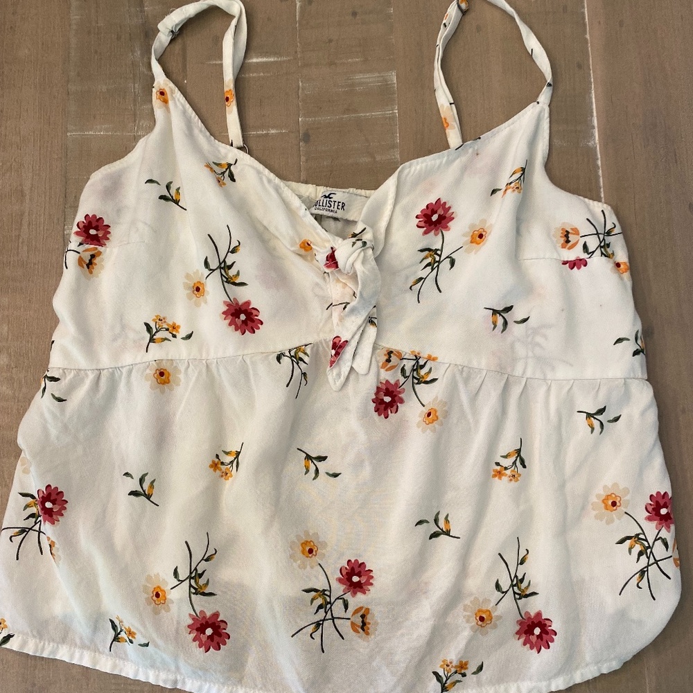 Small White Floral Cropped Hollister Tank Top